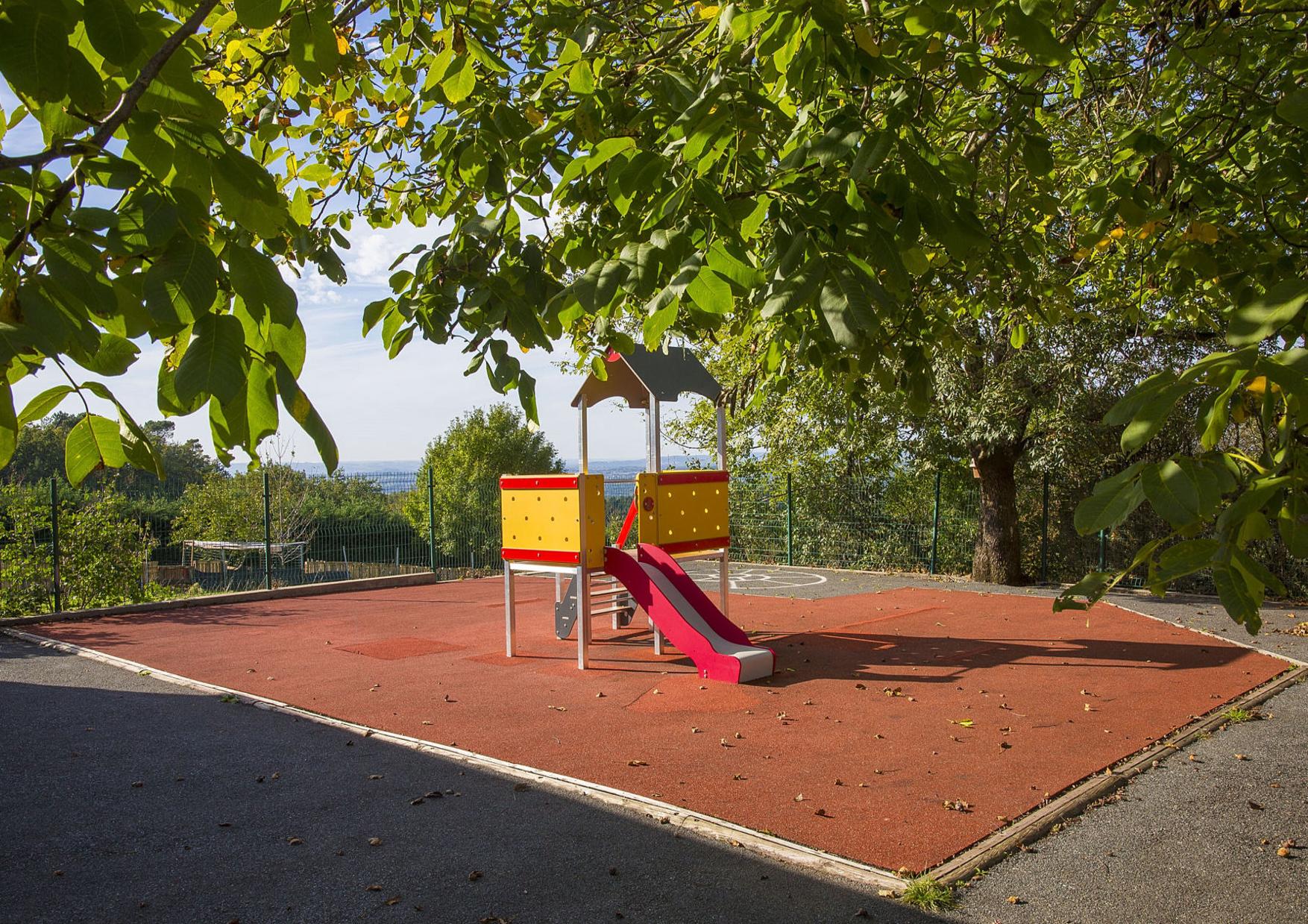 Jeux enfants école de Lafontasse